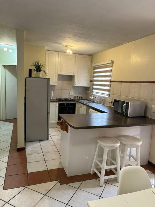 4 - No Load Shedding 2Bed 2Bath With Garden Appartement Centurion Buitenkant foto