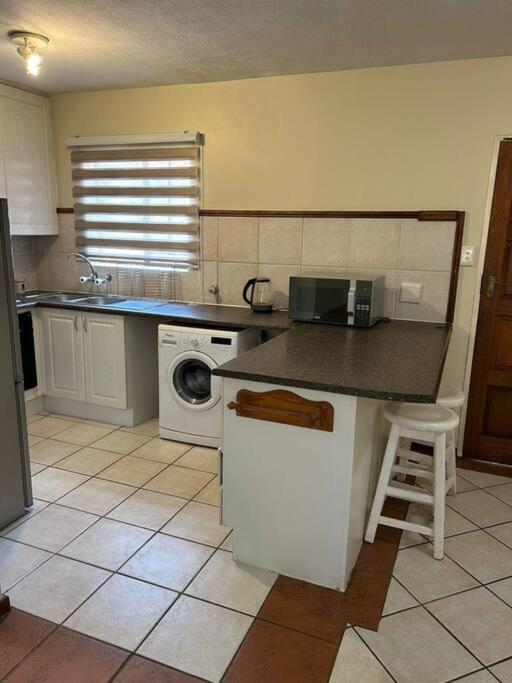 4 - No Load Shedding 2Bed 2Bath With Garden Appartement Centurion Buitenkant foto